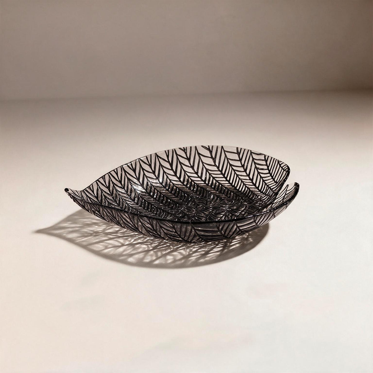 Plato Black Leaf