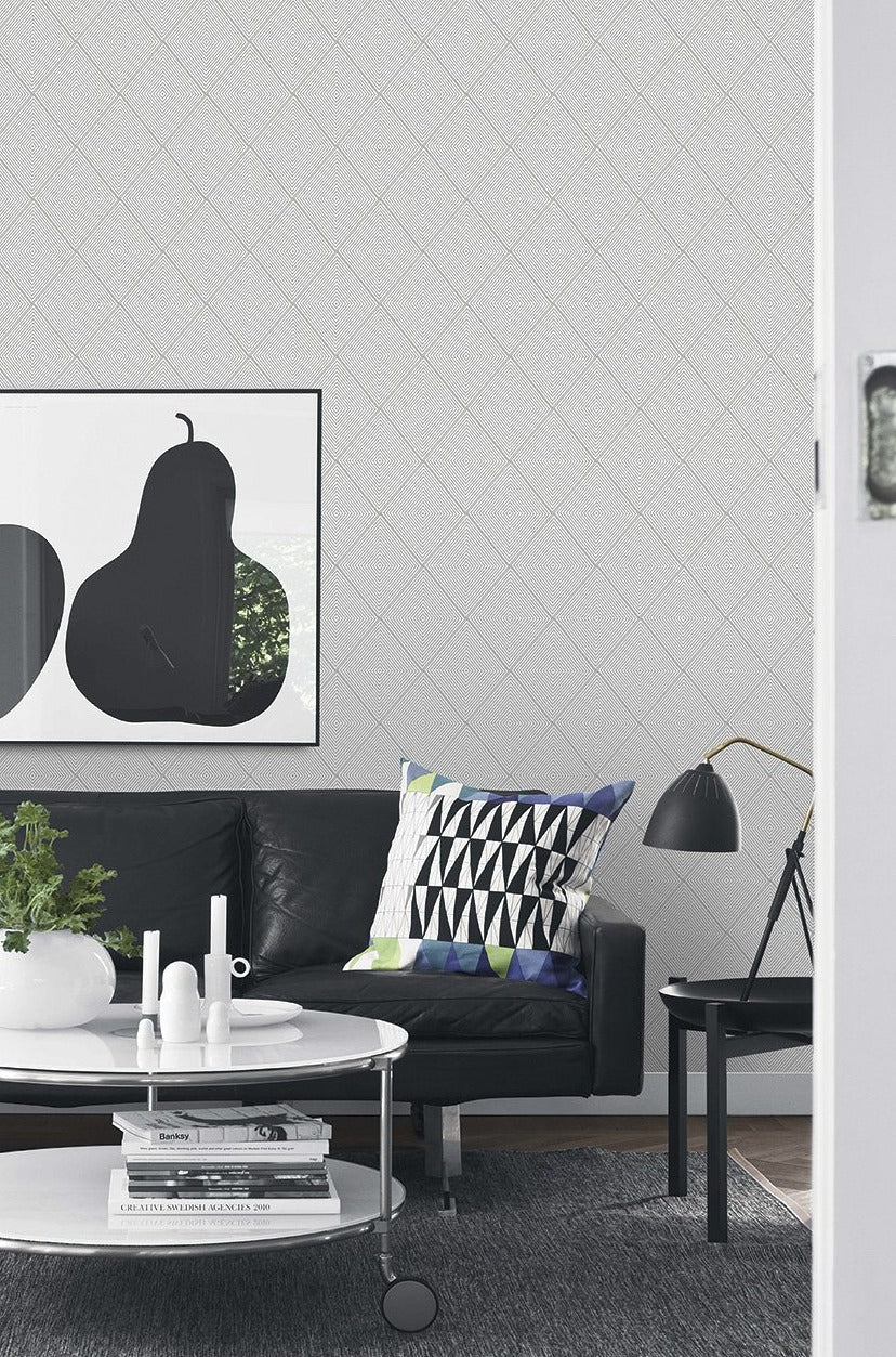 ¡Ideal para espacios confortables para su hogar!, la colección de Papel Colgadura Amarti expresa sobriedad, elegancia y calma, mediante la texturización del papel mezclado con sus diseños minimalistas inspirados en figuras geométricas y gama de colores tierra cálidos.