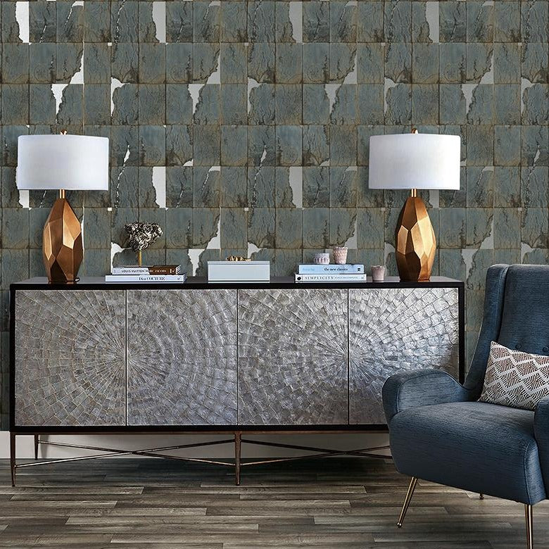 ¡Ideal para cualquier ambiente de interiores! la colección de Papel Colgadura Luxor expresa elegancia, modernidad e irreverencia; la textura del papel realza la apariencia en cada uno de sus diseños, los efectos metalizados y marmolizados generan un estado óptico diferencial.