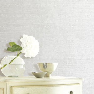 ¡Ideal para cualquier ambiente de interiores! la colección de Papel Colgadura Luxor expresa elegancia, modernidad e irreverencia; la textura del papel realza la apariencia en cada uno de sus diseños, los efectos metalizados y marmolizados generan un estado óptico diferencial.