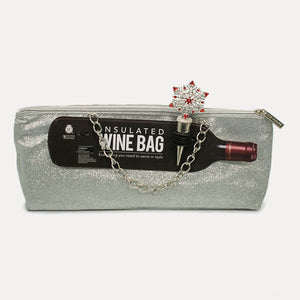 Lujosa cartera, bolsa, porta vinos color plateado con brillantes y correo metálica, ideal para ocasiones familiares o el regalo perfecto para los amantes del vino, viene con un tapón para el vino en forma de estrella navideña, reutilizable fácil de usar y de sellado, duradera y resistente fabricada en espuma de polietileno, fácil de transportar ayudando a beber mejor el vino el cualquier lugar. Envió gratis a nivel nacional.
