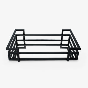 Bandeja ideal para usar en mesas auxiliares o complementar la decoración de la mesa de centro. Por sus colores y diseño es ideal para tus ambientes, solo en Vertihome.