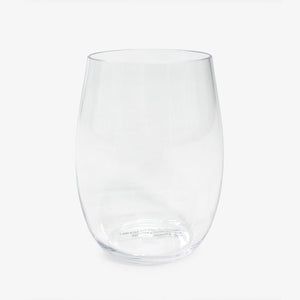 Vasos en vidrio con el tamaño perfecto para utilizar en tus reuniones familiares, estos darán un toque mas contemporáneo a tus repisas. su principal función es hacer juego con tus ambientes o resaltar espacios sociales, solo por Vertihome.