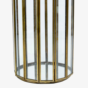 Jarrón hecho en metal mas vidrio adecuado para salar, comedores, habitaciones, moderno perfecto para nuestro hogar, Este accesorio le dará armonía y lucidez a tus espacio y a su vez puedes jugar con los demás elementos de tu hogar de modo que resalten tus paredes o muebles. Es ideal para incorporar tus flores favoritas o como un elemento decorativo.