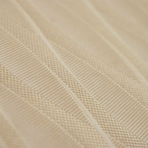 ¡Ideal para espacios confortables para su hogar!, la colección de Papel Colgadura Amarti expresa sobriedad, elegancia y calma, mediante la texturización del papel mezclado con sus diseños minimalistas inspirados en figuras geométricas y gama de colores tierra cálidos.