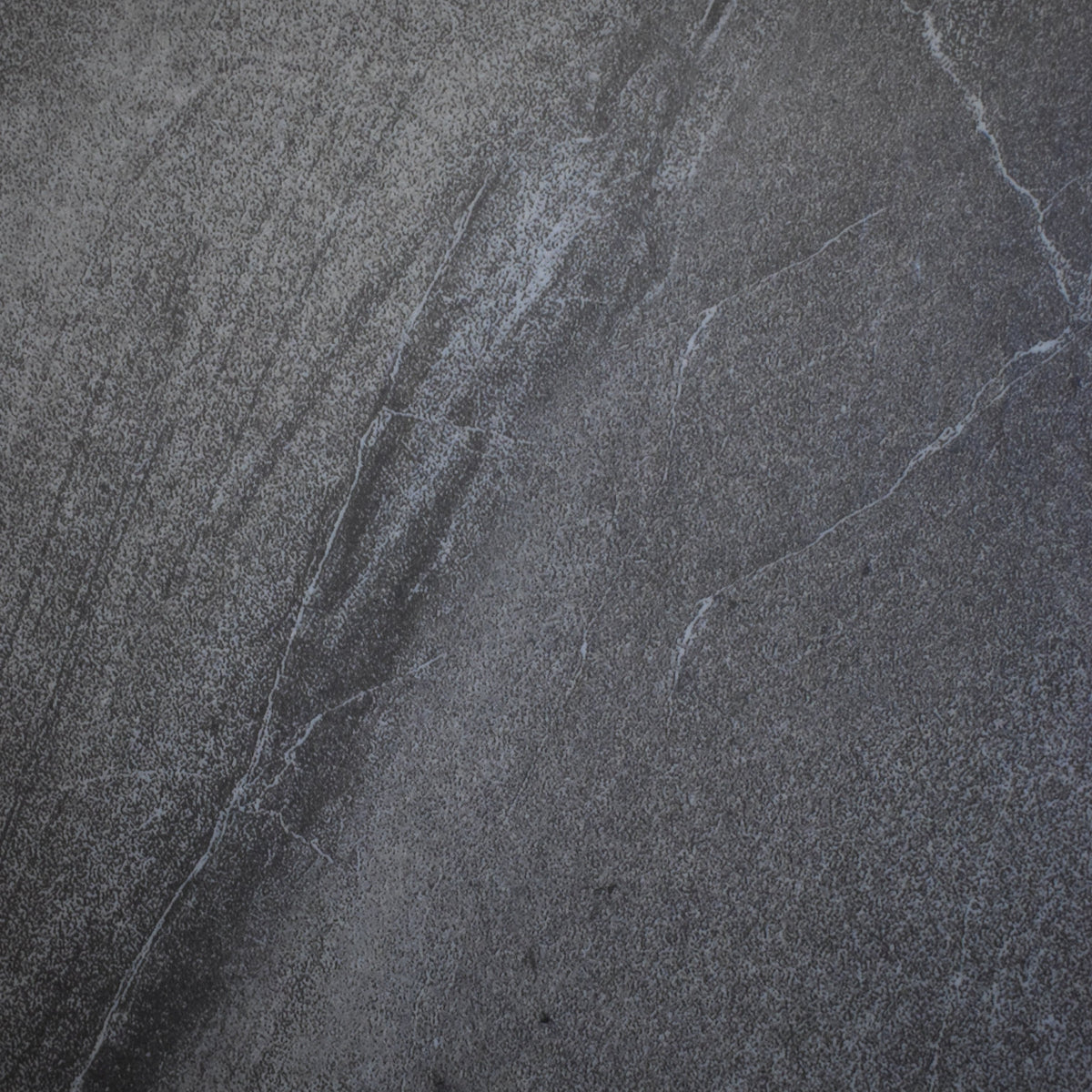 Los pisos PVC STONE de Vertihome compuestos principalmente por piedra caliza natural con cloruro de polivinilo con alta resistencia a la humedad y a temperaturas elevadas en el medio ambiente, golpes, manchas, es de tipo laminado sintético para uso comercial de tráfico intenso