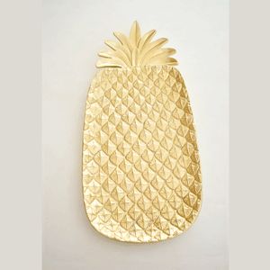 Bandeja ideal para usar en mesas auxiliares o complementar la decoración de la mesa de centro. Por sus colores y diseño es ideal para tus ambientes, solo en Vertihome, haciendo tuyo cada espacio de tu hogar.