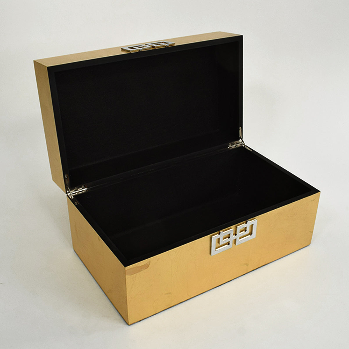 Los joyeros, escuche, cofre decorativos de Vertihome es ideal para proteger tus collares, aretes, manillas y demás accesorios, este darán un toque muy elegante y moderno a tus muebles y repisas, su principal función es hacer juego con tus ambientes o resaltar espacios sociales.