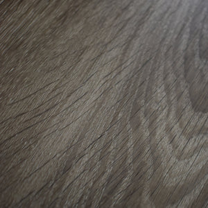 Piso vinílico PVC color café gris con textura tipo madera