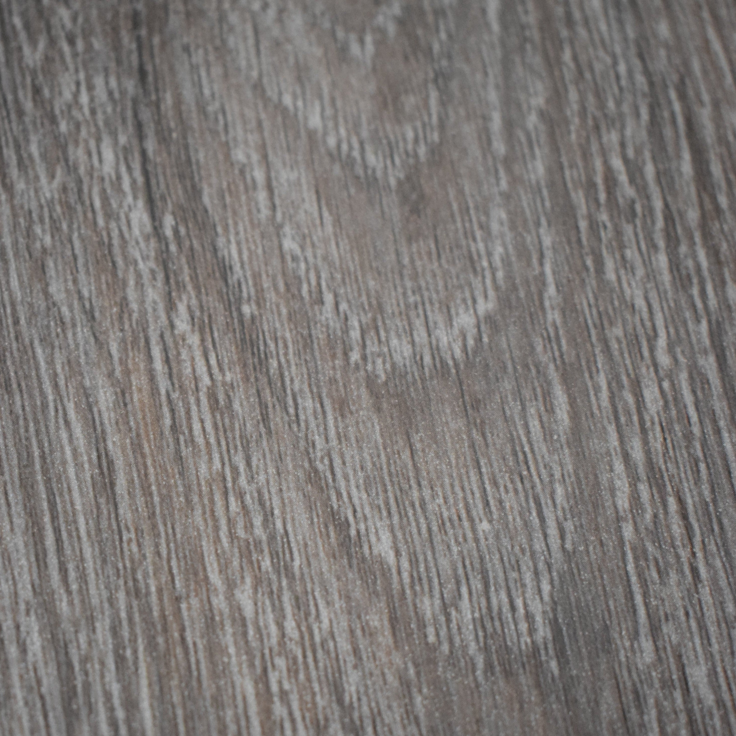 Piso WPC color café gris con textura tipo madera natural