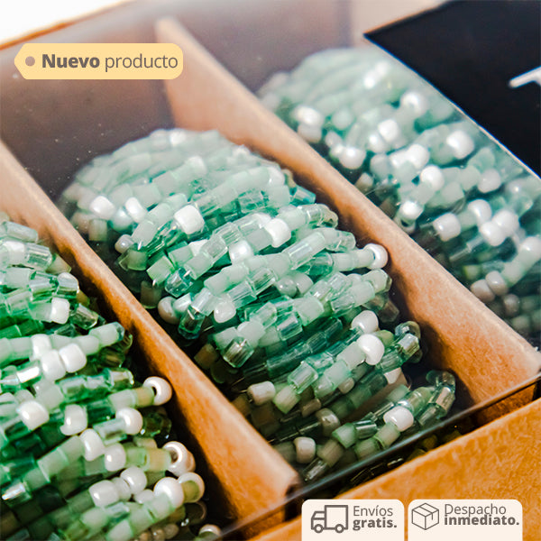 Anillos decorativos verdes para servilletas de mesa