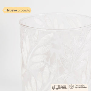Jarrón Casanova decorativo en vidrio blanco y transparente, estilo clásico y elegante.