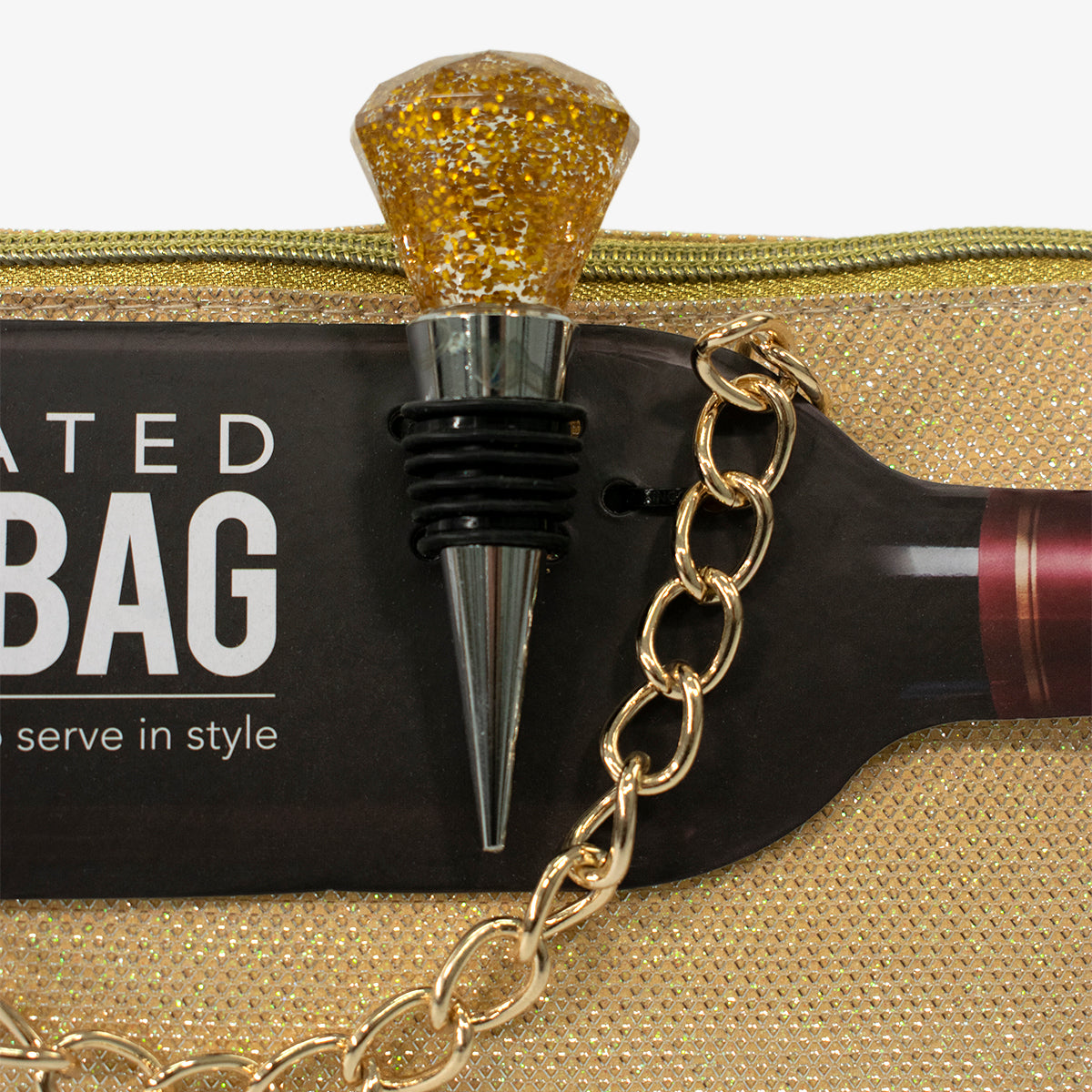 Lujosa cartera, bolsa, porta vinos de color dorado con destellos brillantes, ideal para ocasiones familiares o el regalo perfecto para los amantes del vino, viene con un tapón para el vino en forma de diamante reutilizable fácil de usar y de sellado, duradera y resistente fabricada en espuma de polietileno, fácil de transportar ayudando a beber mejor el vino el cualquier lugar.  Envió gratis a nivel nacional. 