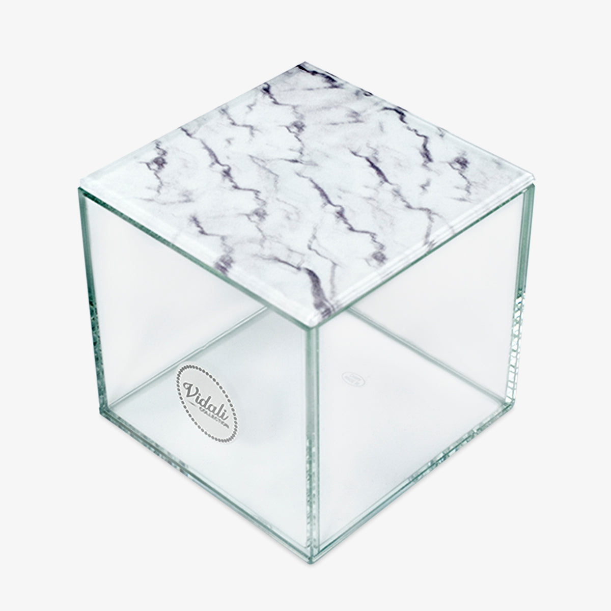 Los joyeros, escuche, cofre decorativos de Vertihome son ideal para proteger tus collares, aretes, manillas y demás accesorios, estos darán un toque muy elegante y moderno a tus muebles y repisas, su principal función es hacer juego con tus ambientes o resaltar tus  espacios sociales.