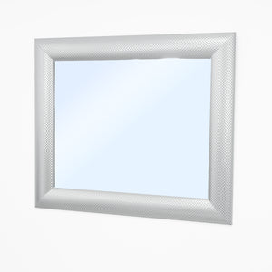 Espejo rectangular con marco en acrílico plateado con unos destellos de tonalidades mas claros, este espejo será el centro de atención de tu decoración. Su forma y material lo hacen la pieza perfecta para decorar las paredes de su hogar. Para Vertihome los espejos en la decoración son indispensables ya que los espejos ayudan a darle amplitud a tus espacios. Puedes ponerlo de forma horizontal o vertical en una habitación o hall de tu casa. 