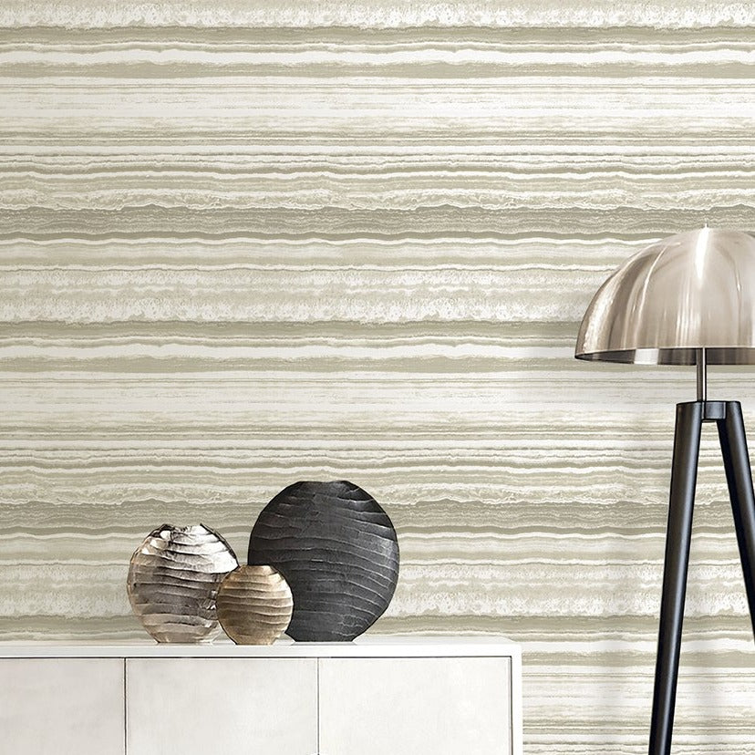 ¡Ideal para cualquier ambiente de interiores! la colección de Papel Colgadura Luxor expresa elegancia, modernidad e irreverencia; la textura del papel realza la apariencia en cada uno de sus diseños, los efectos metalizados y marmolizados generan un estado  óptico diferencial.