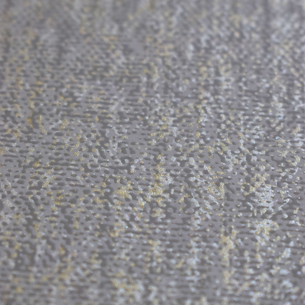 ¡Ideal para espacios confortables para su hogar!, la colección de Papel Colgadura Amarti expresa sobriedad, elegancia y calma, mediante la texturización del papel mezclado con sus diseños minimalistas inspirados en figuras geométricas y gama de colores tierra cálidos.