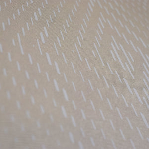 ¡Ideal para espacios confortables para su hogar!, la colección de Papel Colgadura Amarti expresa sobriedad, elegancia y calma, mediante la texturización del papel mezclado con sus diseños minimalistas inspirados en figuras geométricas y gama de colores tierra cálidos.