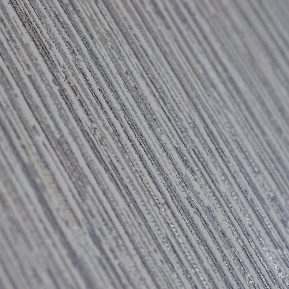 ¡Ideal para espacios confortables para su hogar!, la colección de Papel Colgadura Amarti expresa sobriedad, elegancia y calma, mediante la texturización del papel mezclado con sus diseños minimalistas inspirados en figuras geométricas y gama de colores tierra cálidos.