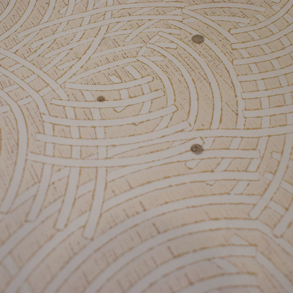 ¡Ideal para espacios confortables para su hogar!, la colección de Papel Colgadura Amarti expresa sobriedad, elegancia y calma, mediante la texturización del papel mezclado con sus diseños minimalistas inspirados en figuras geométricas y gama de colores tierra cálidos.