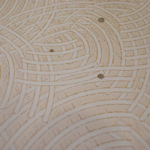 ¡Ideal para espacios confortables para su hogar!, la colección de Papel Colgadura Amarti expresa sobriedad, elegancia y calma, mediante la texturización del papel mezclado con sus diseños minimalistas inspirados en figuras geométricas y gama de colores tierra cálidos.