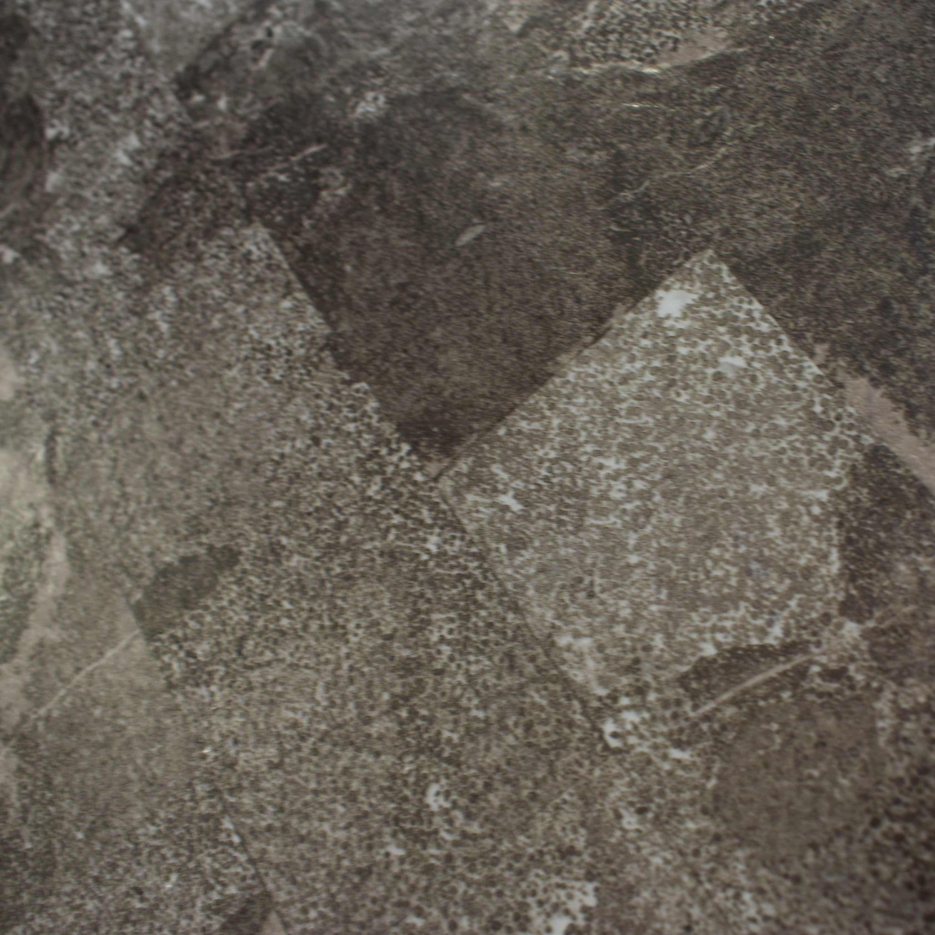 Los pisos PVC STONE de Vertihome compuestos principalmente por piedra caliza natural con cloruro de polivinilo con alta resistencia a la humedad y a temperaturas elevadas en el medio ambiente, golpes, manchas, es de tipo laminado sintético para uso comercial de tráfico intenso