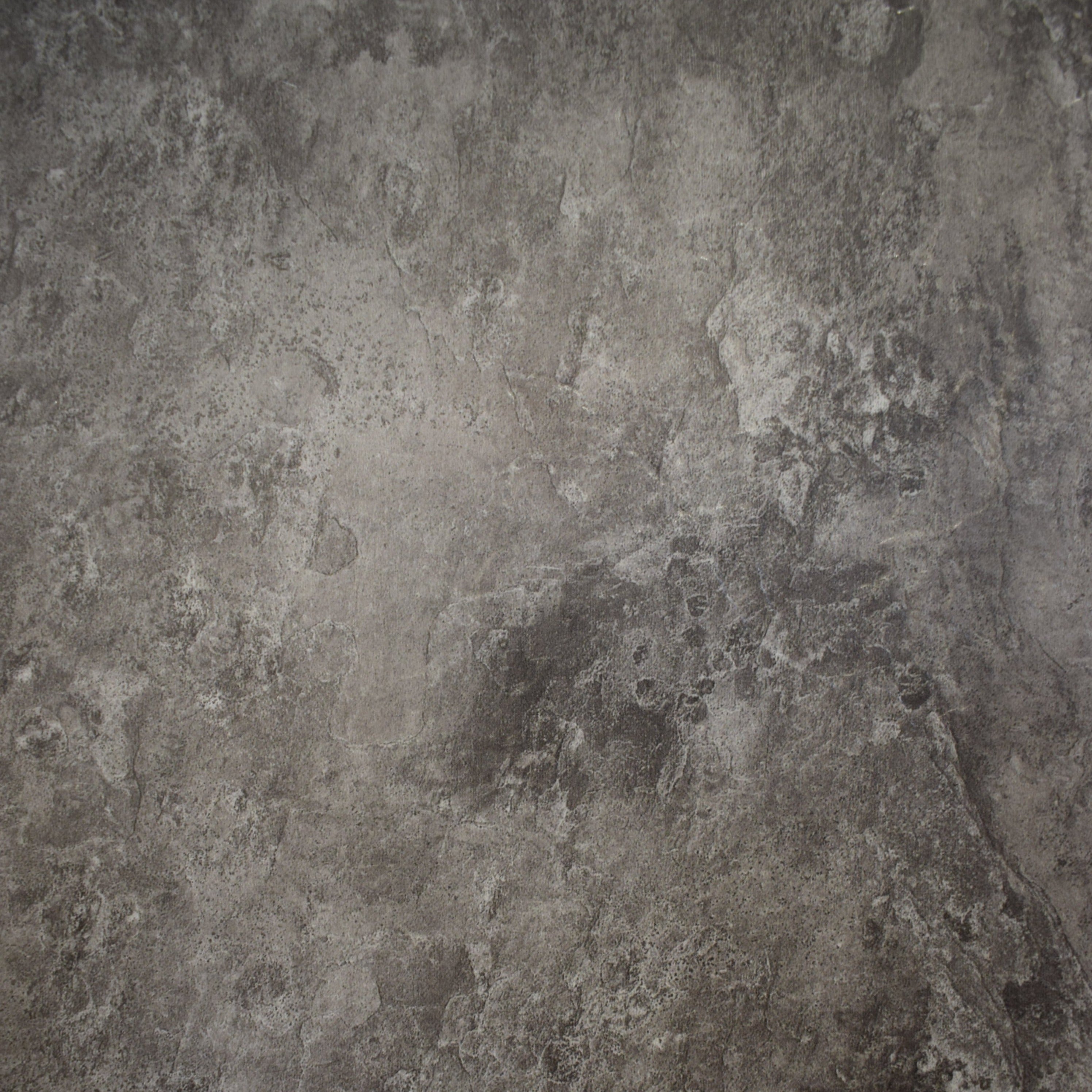 Los pisos PVC STONE de Vertihome compuestos principalmente por piedra caliza natural con cloruro de polivinilo con alta resistencia a la humedad y a temperaturas elevadas en el medio ambiente, golpes, manchas, es de tipo laminado sintético para uso comercial de tráfico intenso