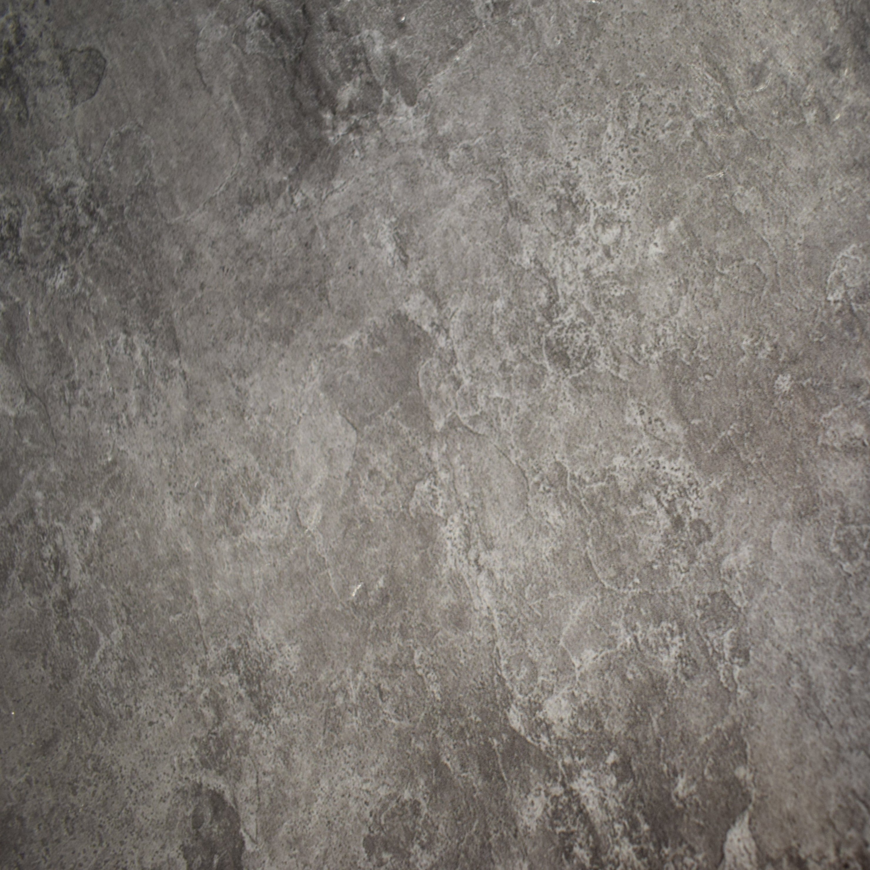 Los pisos PVC STONE de Vertihome compuestos principalmente por piedra caliza natural con cloruro de polivinilo con alta resistencia a la humedad y a temperaturas elevadas en el medio ambiente, golpes, manchas, es de tipo laminado sintético para uso comercial de tráfico intenso