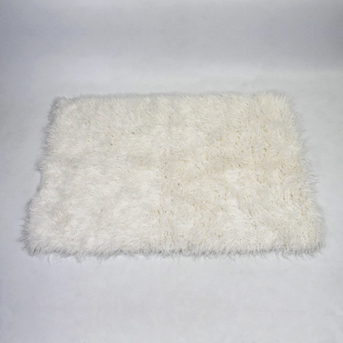 Las Alfombras que encuentras en Vertihome son perfectas para darle un toque especial y además de complementar, resaltar los espacios de tu hogar.