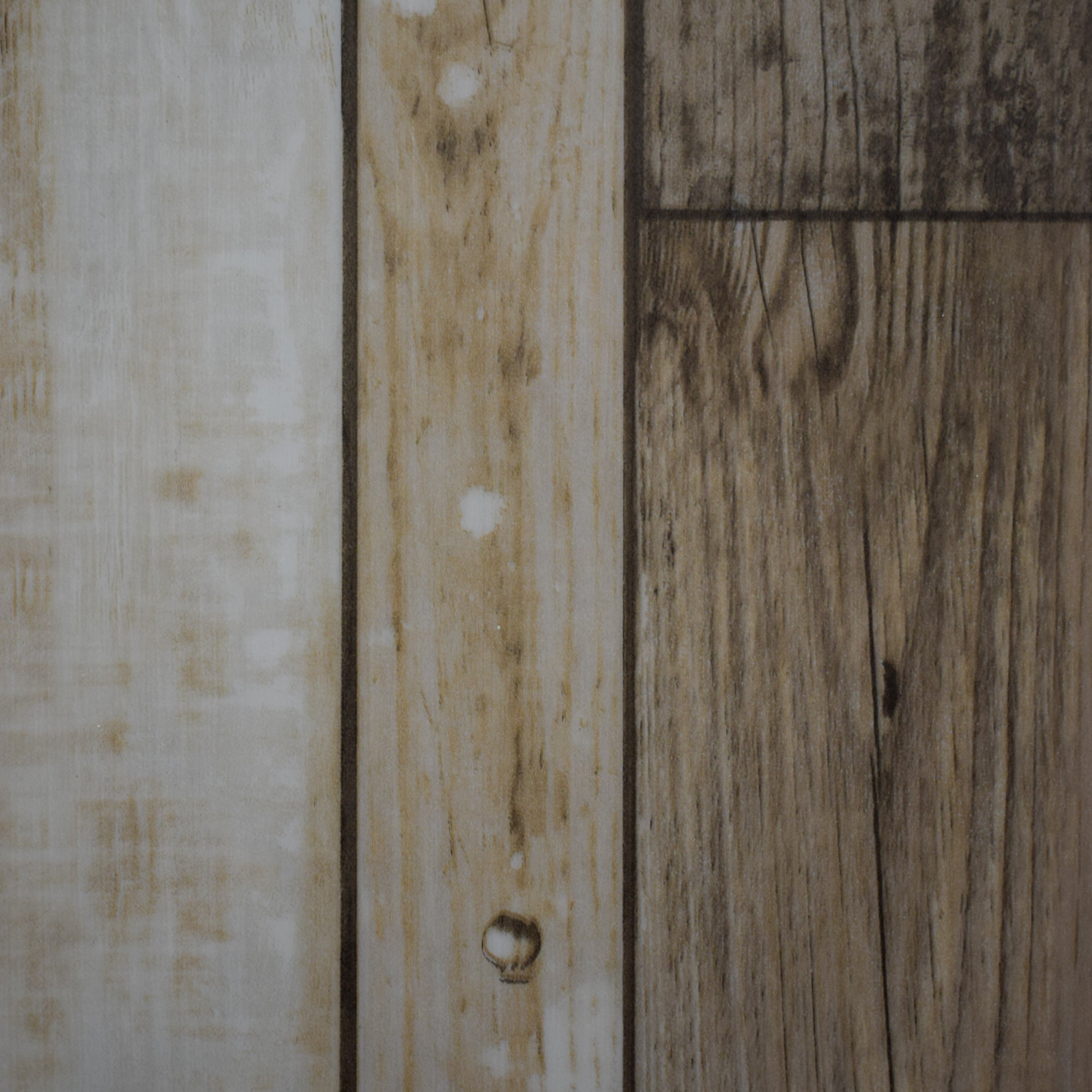 Los pisos en vinilo son una gran alternativa para los interiores. Sus materiales y acabados los hacen resistente y elegantes. Crearas un ambiente agradable con la misma calidez que sientes con la madera natural. Instalación fácil y rápida, colores, laminas, instalación gratis, salar, comedores, habitación, instalación en Bogotá, instalación en barranquilla.