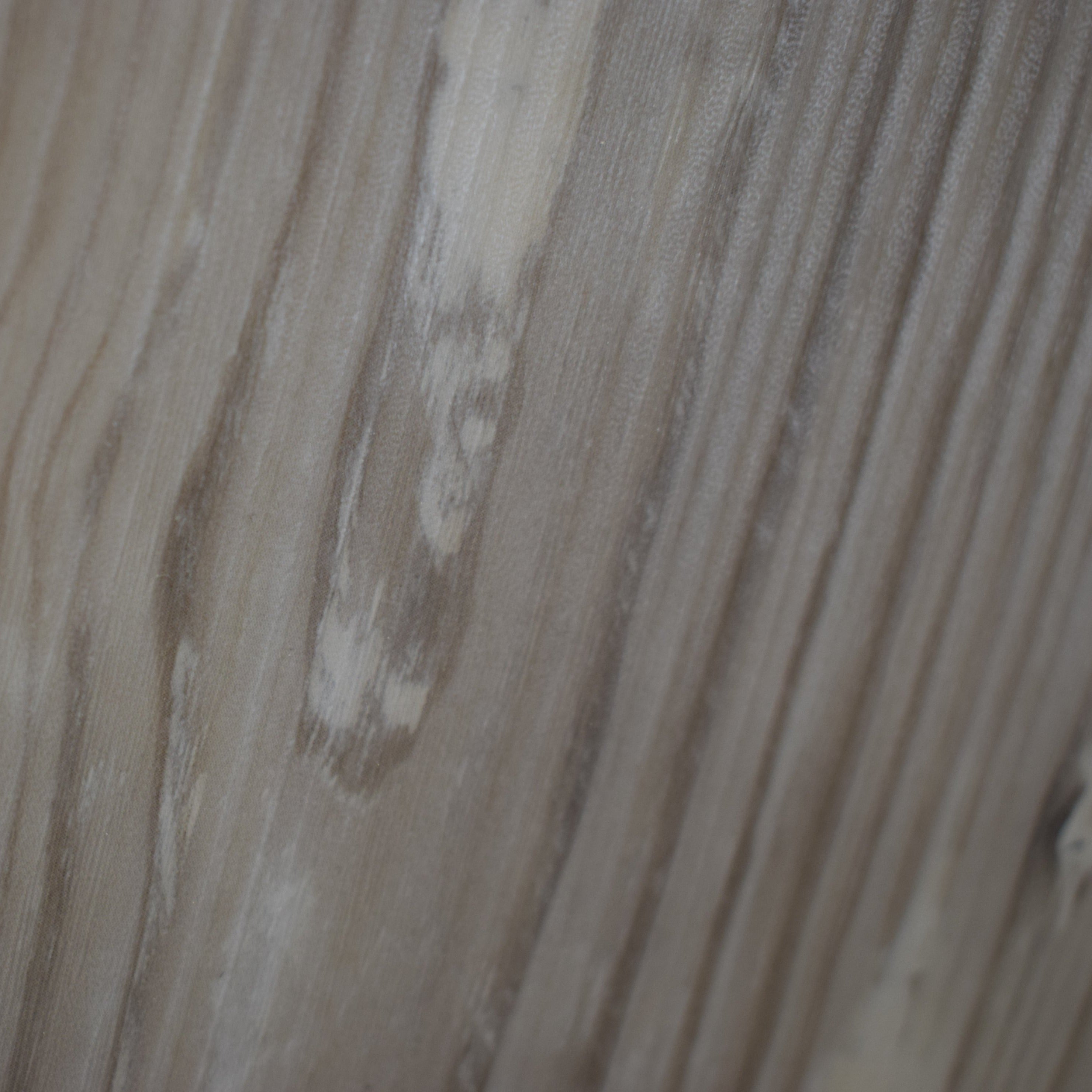 Los pisos en vinilo son una gran alternativa para los interiores. Sus materiales y acabados los hacen resistente y elegantes. Crearas un ambiente agradable con la misma calidez que sientes con la madera natural. Instalación fácil y rápida, colores, laminas, instalación gratis, salar, comedores, habitación, instalación en Bogotá, instalación en barranquilla.