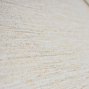 ¡Ideal para espacios confortables para su hogar!, la colección de Papel Colgadura Amarti expresa sobriedad, elegancia y calma, mediante la texturización del papel mezclado con sus diseños minimalistas inspirados en figuras geométricas y gama de colores tierra cálidos.