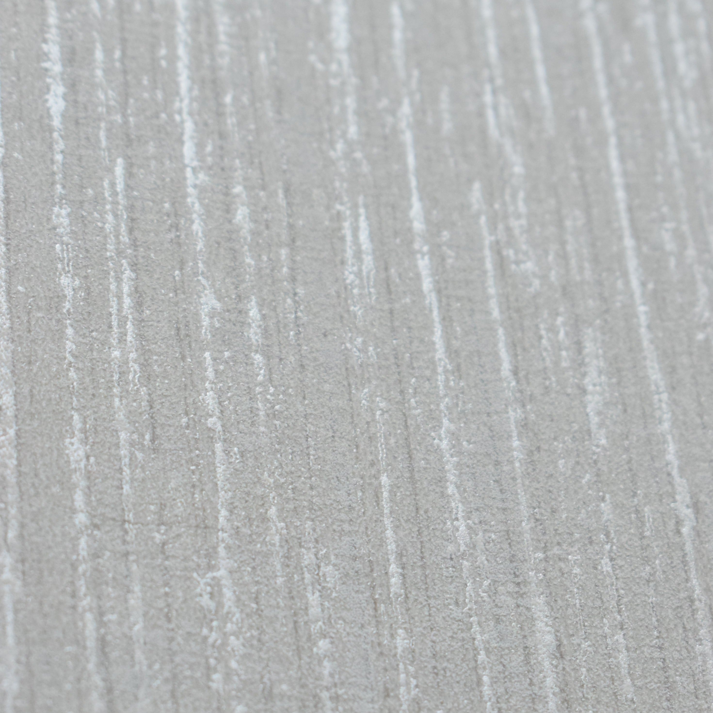 ¡Ideal para espacios confortables para su hogar!, la colección de Papel Colgadura Amarti expresa sobriedad, elegancia y calma, mediante la texturización del papel mezclado con sus diseños minimalistas inspirados en figuras geométricas y gama de colores tierra cálidos.