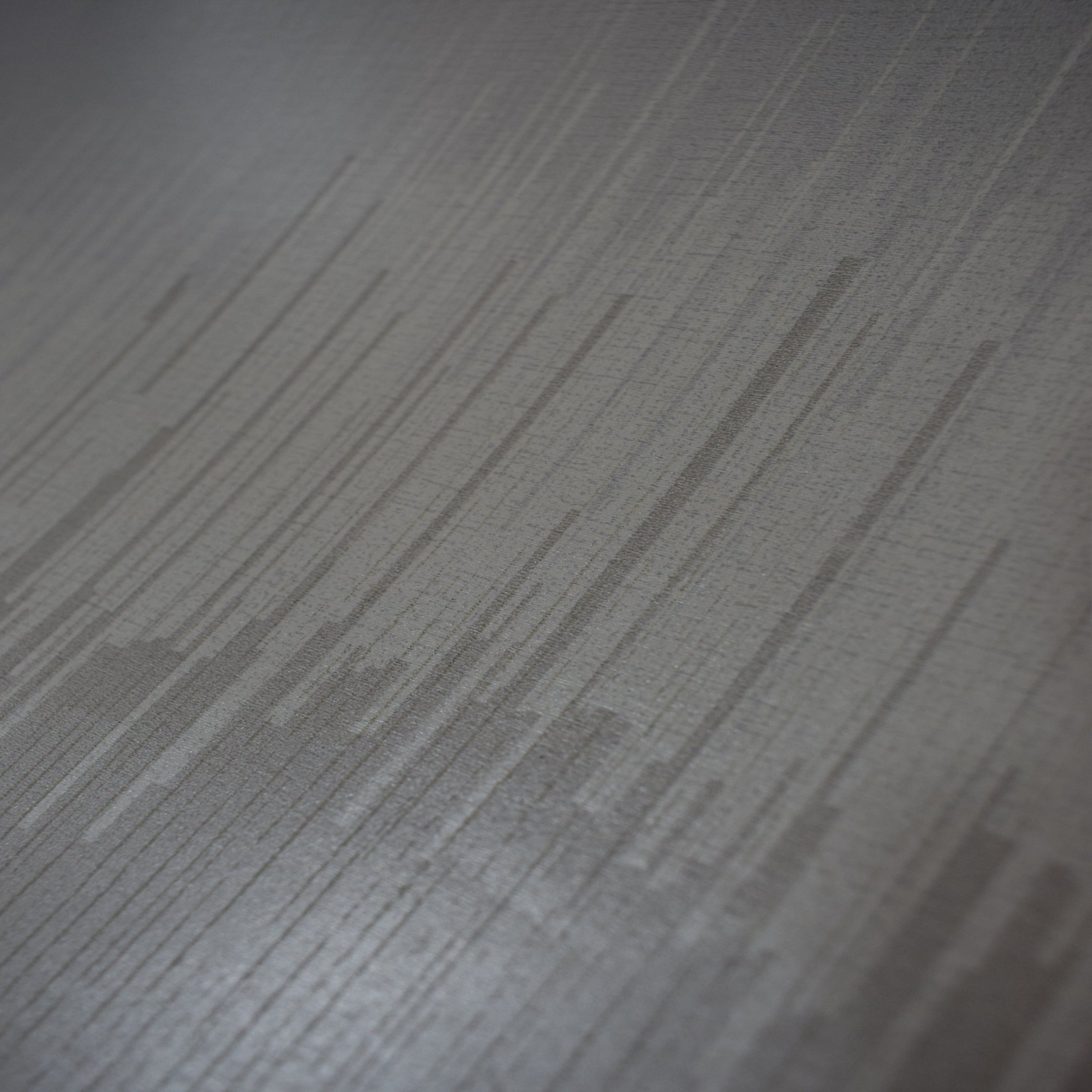 Ideal para espacios confortables para su hogar!, la colección de Papel Colgadura Amarti expresa sobriedad, elegancia y calma, mediante la texturización del papel mezclado con sus diseños minimalistas inspirados en figuras geométricas y gama de colores tierra cálidos.