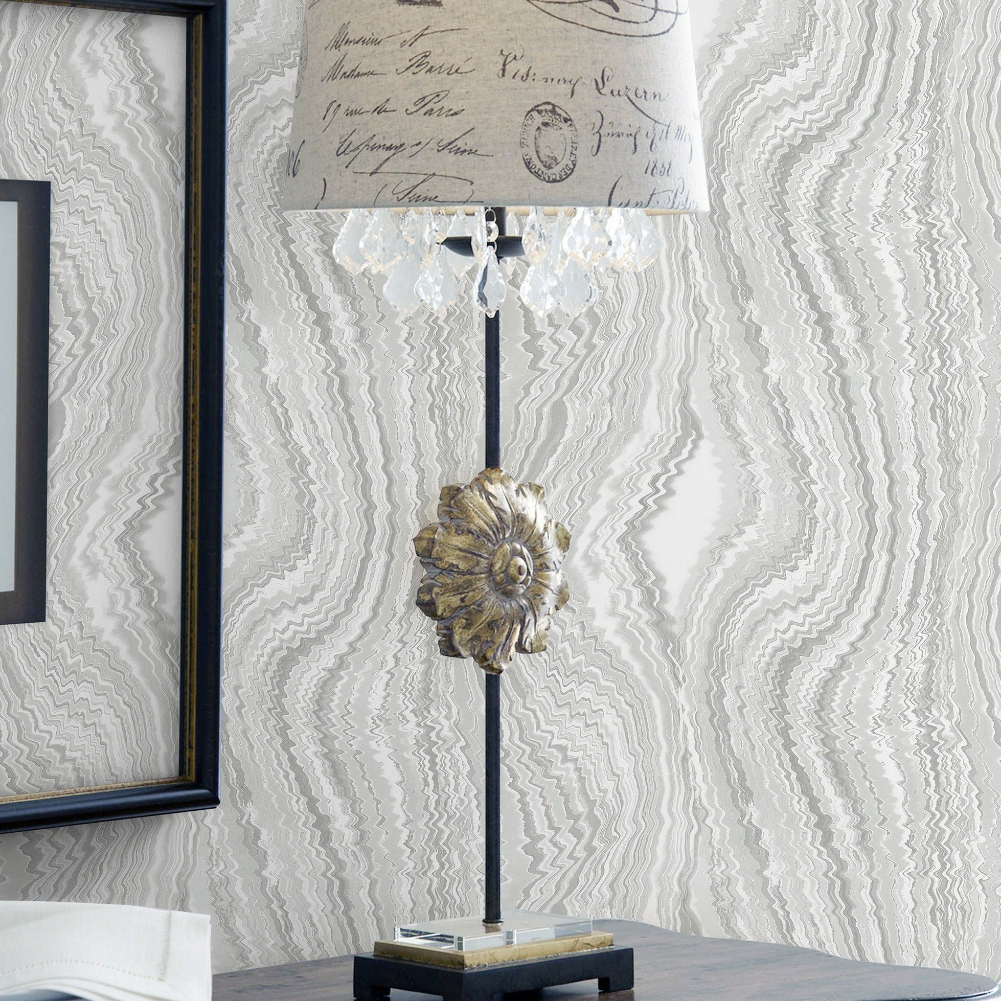 En Vertihome te ofrecemos un nuevo diseño de papeles de colgadura llamado Salvajes  ofreciéndote una gran variedad de imágenes, texturas, colores, tamaños.  para que  tus ambientes tus espacios, habitaciones, salas, comedores, áreas comunes, mantengan  la elegancia, exclusividad, innovación, colecciones  de temporada.