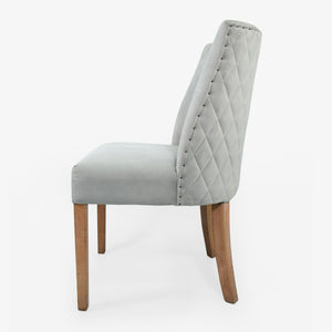 silla auxiliar gris velvet tapizada en poliester con base de madera 